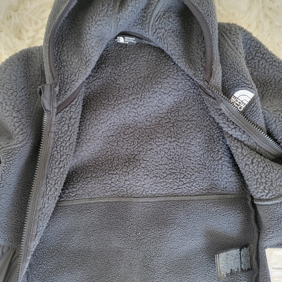 The North Face Boys’ Forrest Fleece Full-Zip Hoodie - Picture 5 of 10
